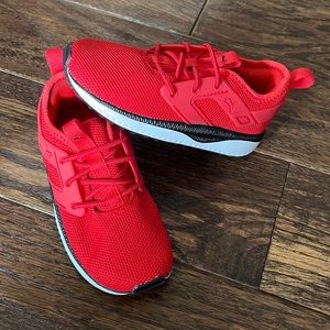 Red puma tennis shoes size 10C